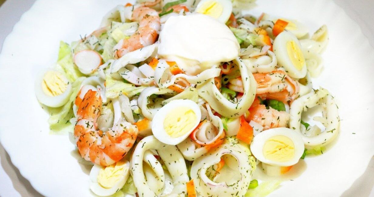 proteinli dietada kalamar idishi